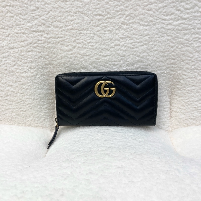 GUCCI馬夢GG Marmont 黑金V字紋拉鍊長夾443123 經典雙G Logo 小牛皮拉鍊長夾-1