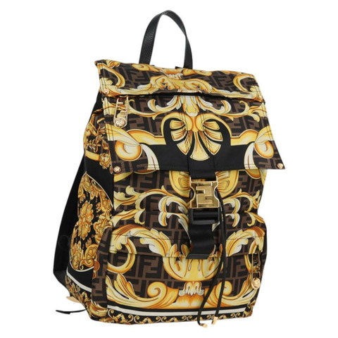 FENDI Zucca帆布 FENDACE Versace聯名款雙肩包 黑色 正品 BA2349SAM