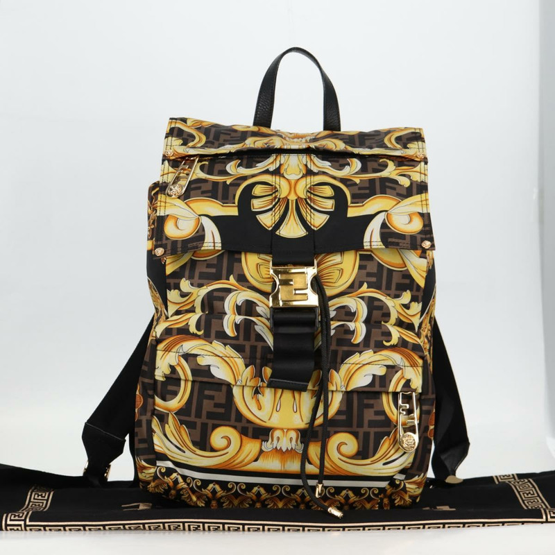 【日本直送】FENDI Zucca帆布 FENDACE Versace聯名款雙肩包 黑色 正品 BA2349SAM-11