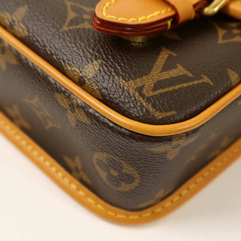 LOUIS VUITTON Monogram Satchel金扣肩背袋-11