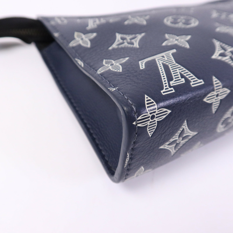 LOUIS VUITTON Monogram Shadow Gaston Wearable Wallet肩背袋-10