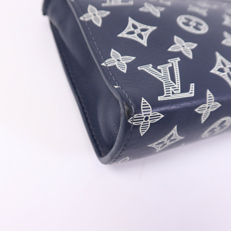 LOUIS VUITTON Monogram Shadow Gaston Wearable Wallet肩背袋-12