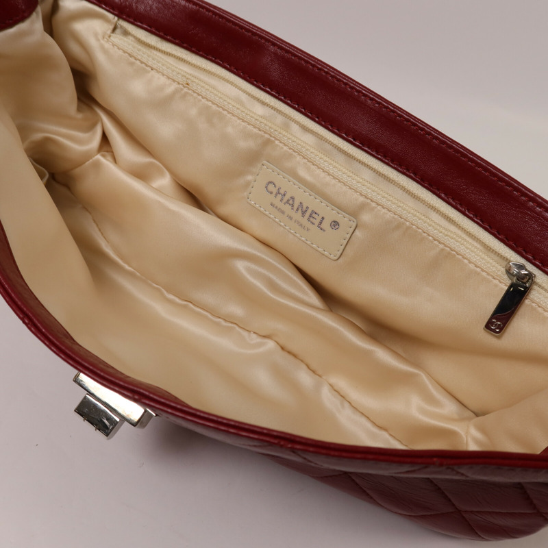 CHANEL 牛皮皮革2.55 East West Flap Bag銀扣鏈帶肩背袋-4