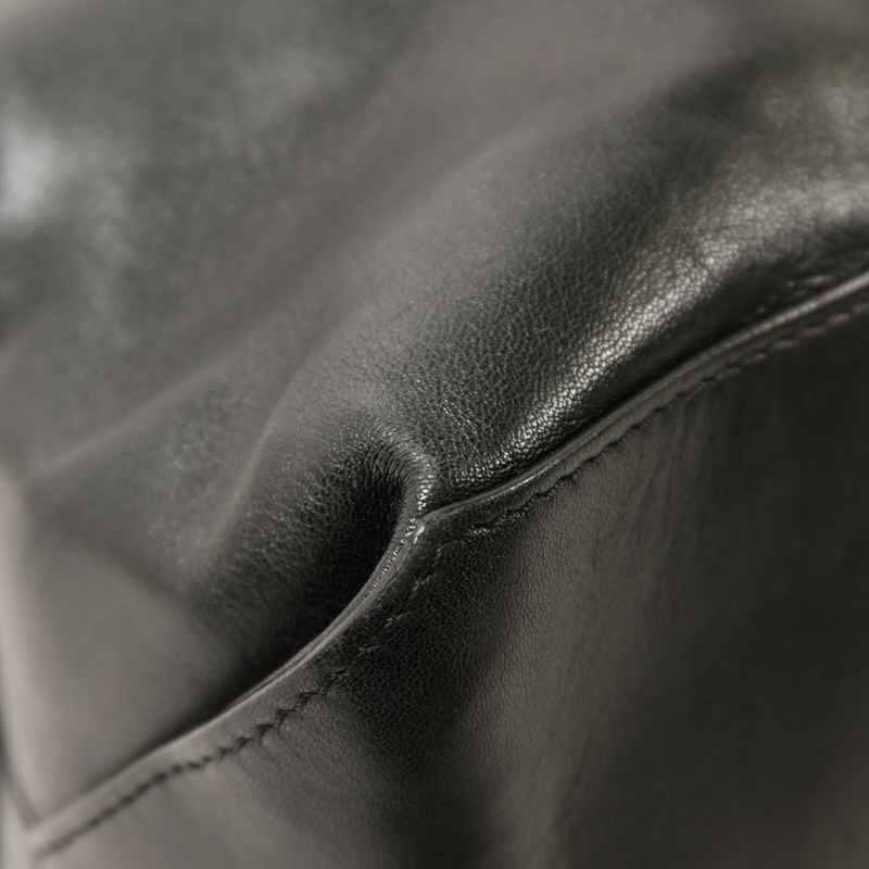 CHANEL 牛皮皮革Essential Logo Leather Tote Bag銀扣肩背袋-13