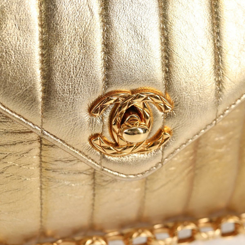 【日本直送】香奈兒 (CHANEL) 絎縫鏈條單肩包，羊皮材質，紅色，金色雙C標誌，正品編號 134958SV-18