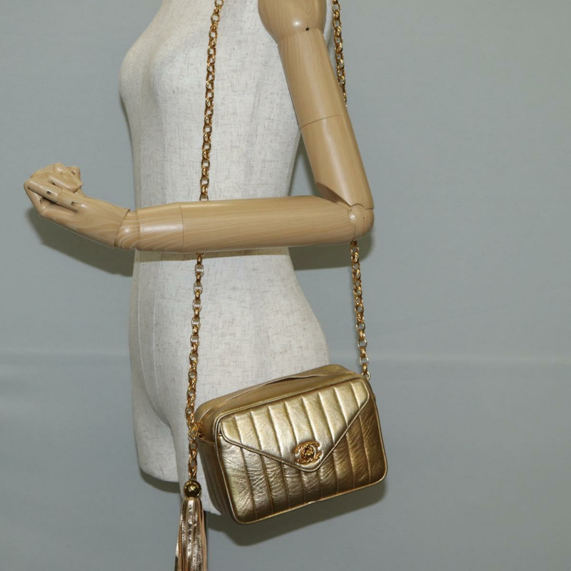 【日本直送】香奈兒 (CHANEL) 絎縫鏈條單肩包，羊皮材質，紅色，金色雙C標誌，正品編號 134958SV-27