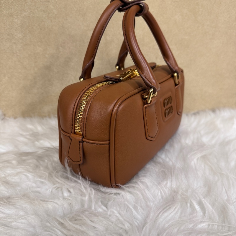 [櫃價105000］MiuMiu Arcadie 焦糖牛皮手提斜背包-2