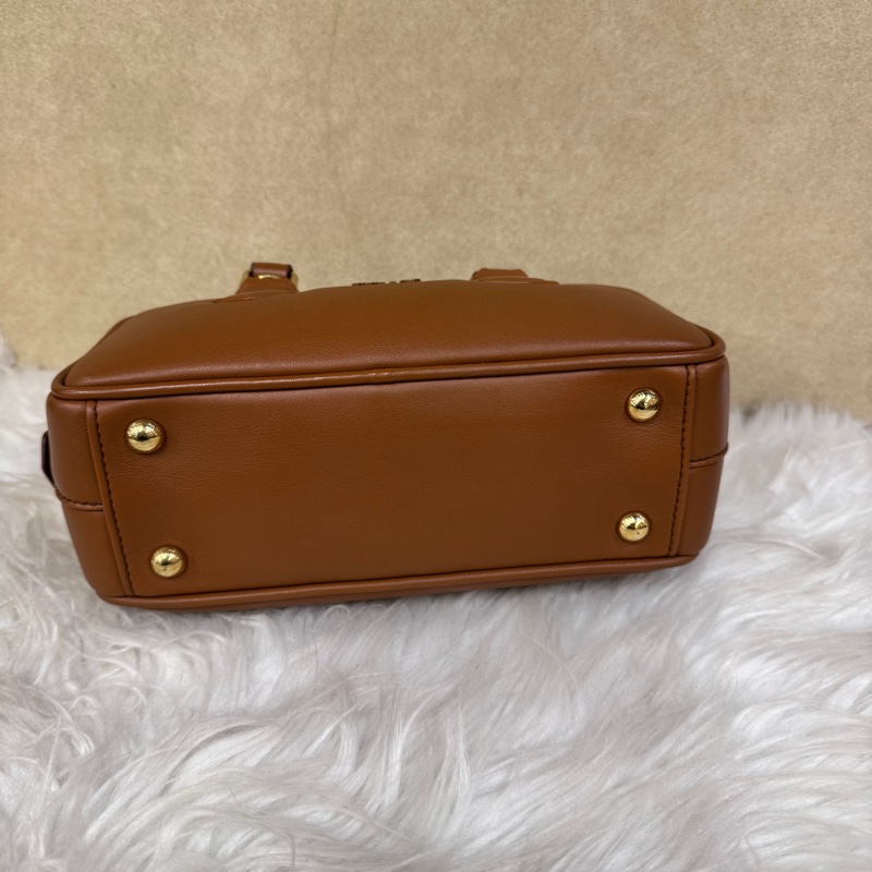 [櫃價105000］MiuMiu Arcadie 焦糖牛皮手提斜背包-4