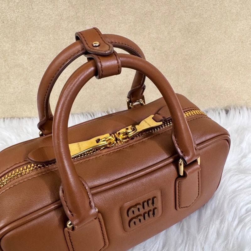 [櫃價105000］MiuMiu Arcadie 焦糖牛皮手提斜背包-7
