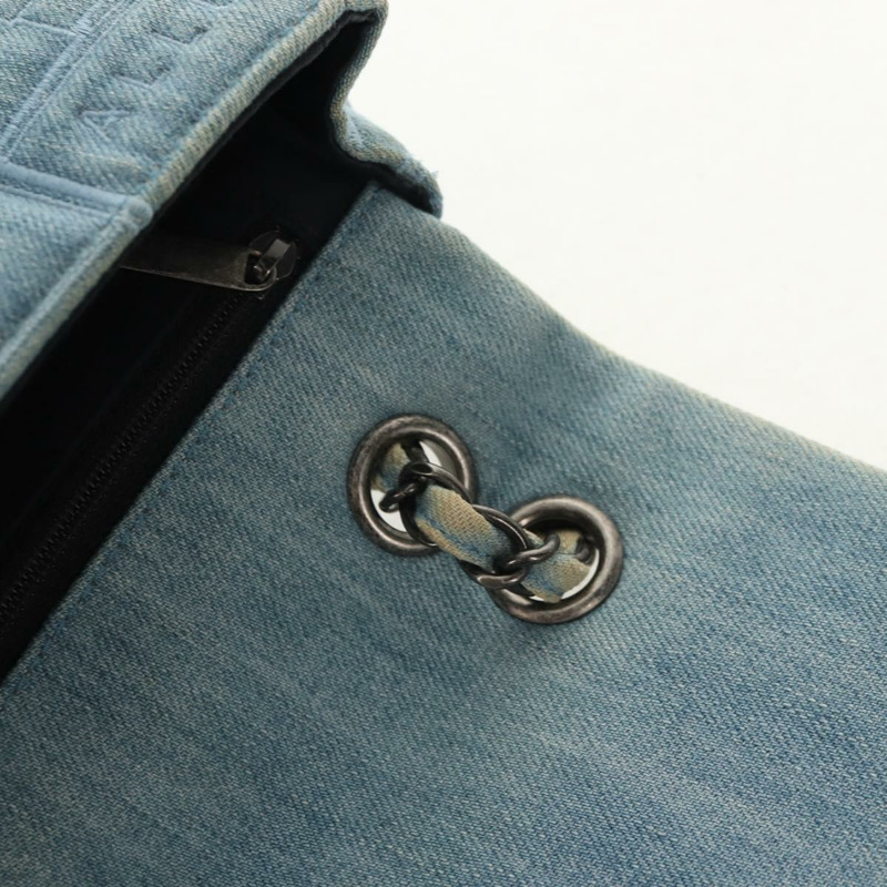 【日本直送】香奈兒 Coco 香水鏈肩背包，牛仔布淺藍色，CC 標誌，貨號 145068AV-20