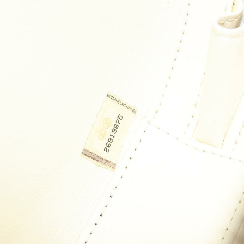 【日本直送】香奈兒 V 字縫線鏈條肩背包 白色皮革 金色 CC 標誌 正品 144830SAV-10