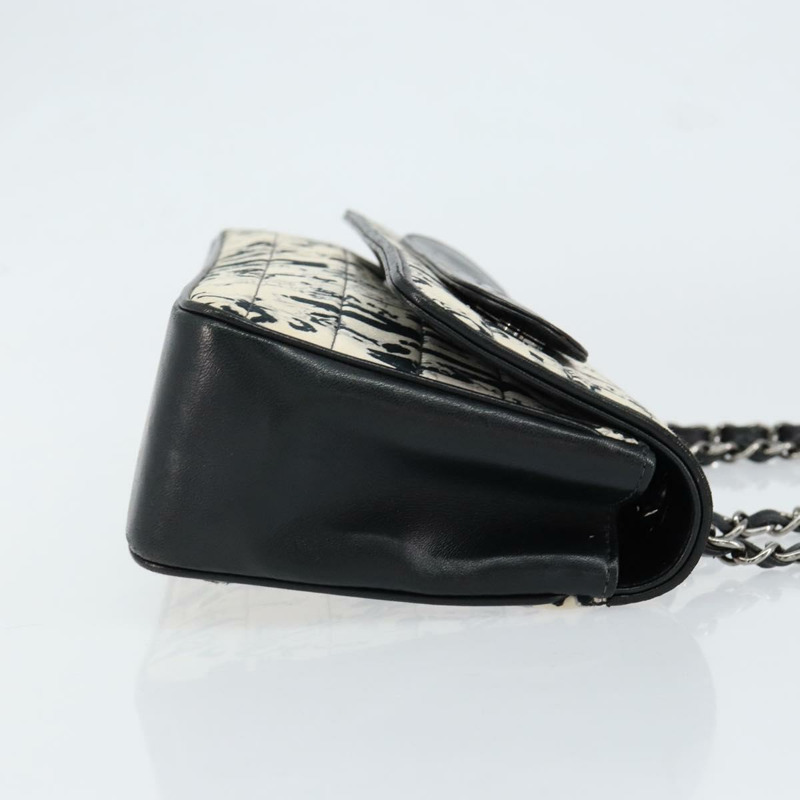 【日本直送】香奈兒 Choco Bar 鏈條肩背包，緞面黑色銀色 CC 標誌，貨號 144833V-2