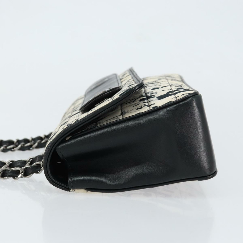 【日本直送】香奈兒 Choco Bar 鏈條肩背包，緞面黑色銀色 CC 標誌，貨號 144833V-3