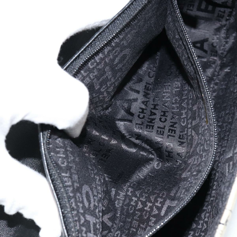 【日本直送】香奈兒 Choco Bar 鏈條肩背包，緞面黑色銀色 CC 標誌，貨號 144833V-23