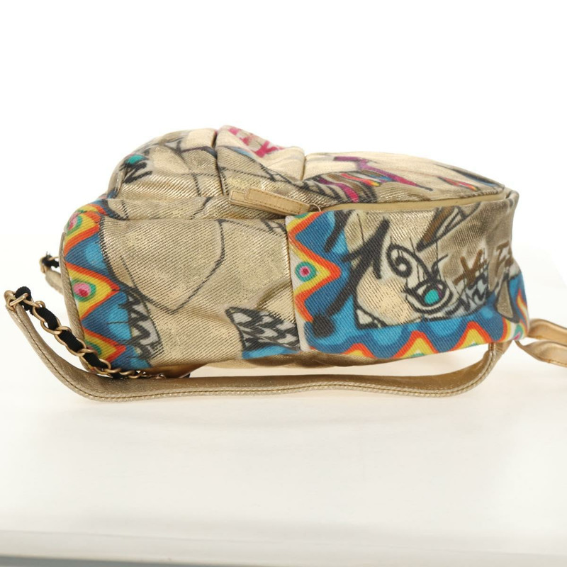 【日本直送】香奈兒塗鴉帆布雙肩包，金色雙C標誌，貨號148460SAM-3