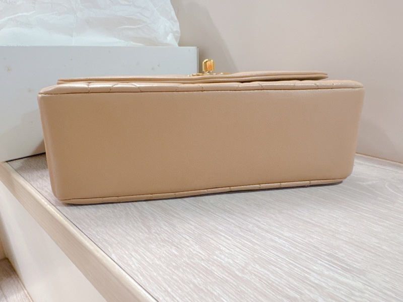 CHANEL 黛妃包｜Diana Flap 米色羊皮24K金扣｜附保卡盒子-4