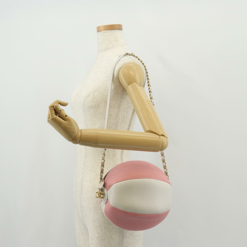 【日本直送】香奈兒 2019 春夏沙灘球肩包，粉金色小牛皮，雙C標誌，正品編號 143921SAM-25