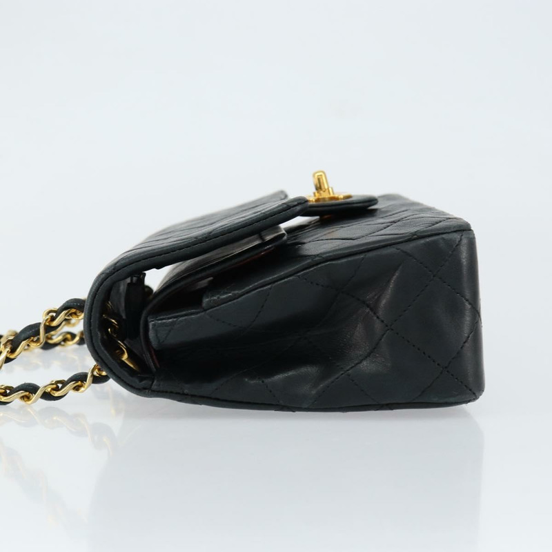 【日本直送】香奈兒 Matelasse 23 鏈條肩背包，羊皮材質，黑色，金色雙C標誌，正品編號 145577SAV-3