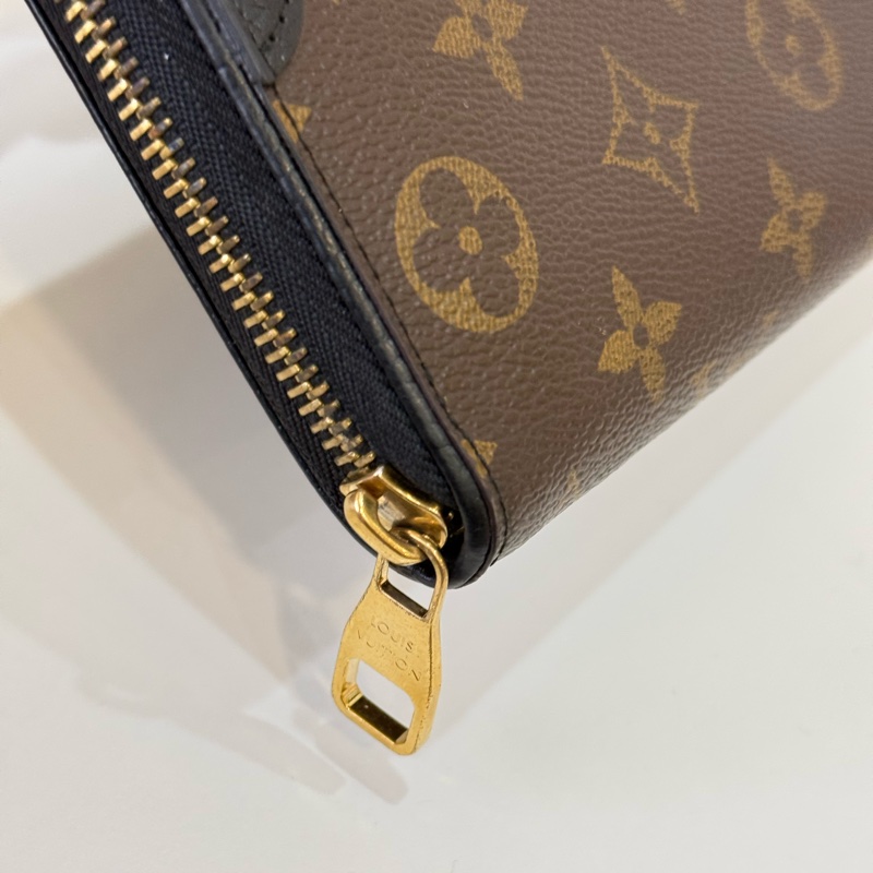 LV 黑角包邊 Zippy 拉鍊長夾-8