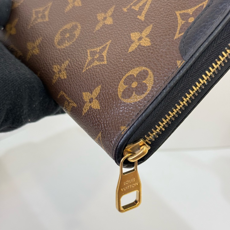 LV 黑角包邊 Zippy 拉鍊長夾-9