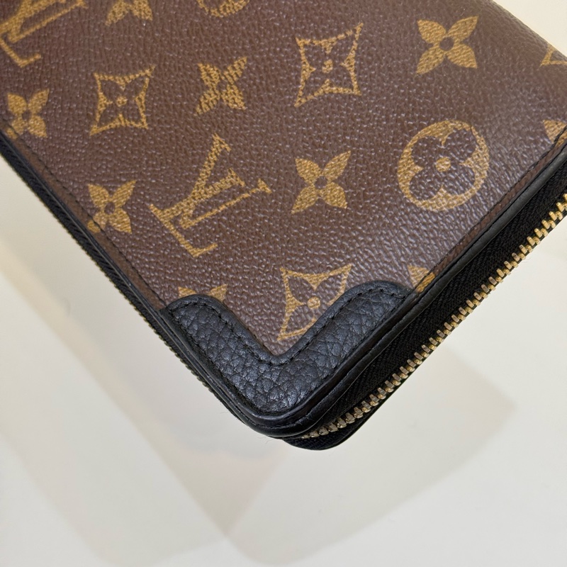 LV 黑角包邊 Zippy 拉鍊長夾-11