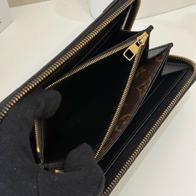 LV 黑角包邊 Zippy 拉鍊長夾-15