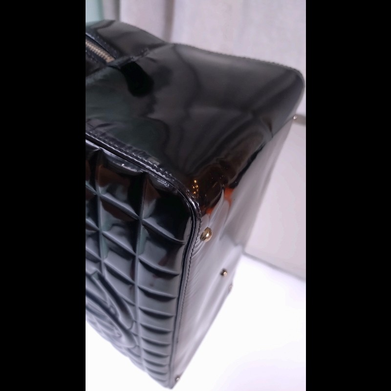 Chanel 黑亮皮方格吐司型手提波士頓包-12