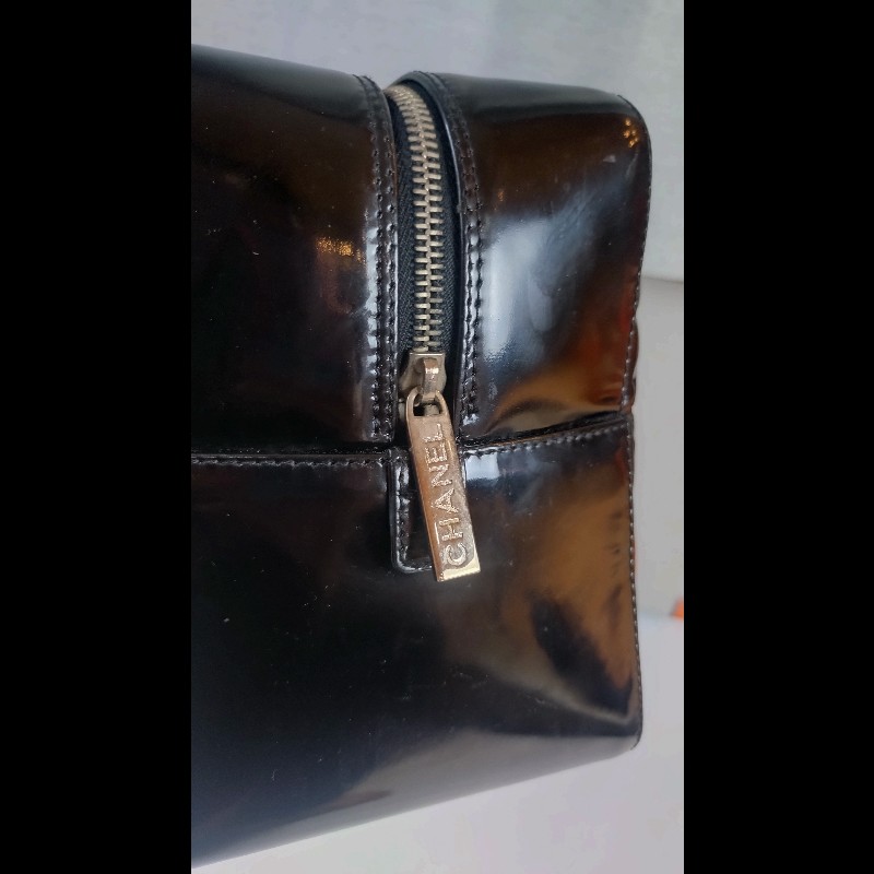 Chanel 黑亮皮方格吐司型手提波士頓包-25