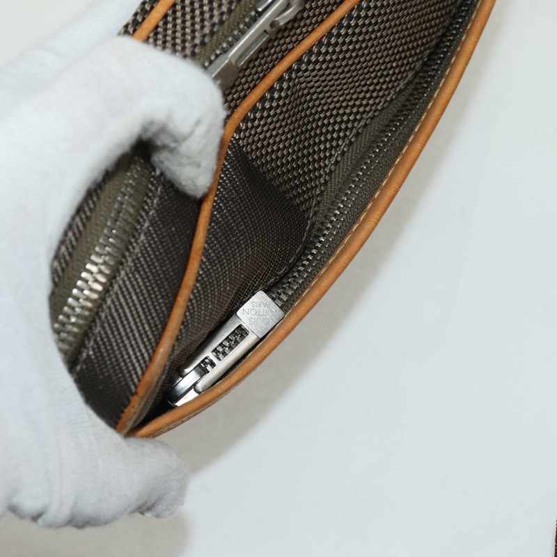 【日本直送】路易威登 Damier Geant Acrobat 單肩包 卡其色 M93619 LV 正品 ar13836A-18