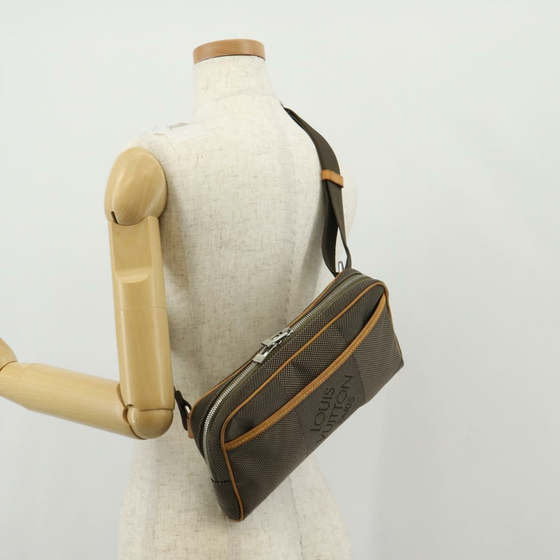 【日本直送】路易威登 Damier Geant Acrobat 單肩包 卡其色 M93619 LV 正品 ar13836A-27