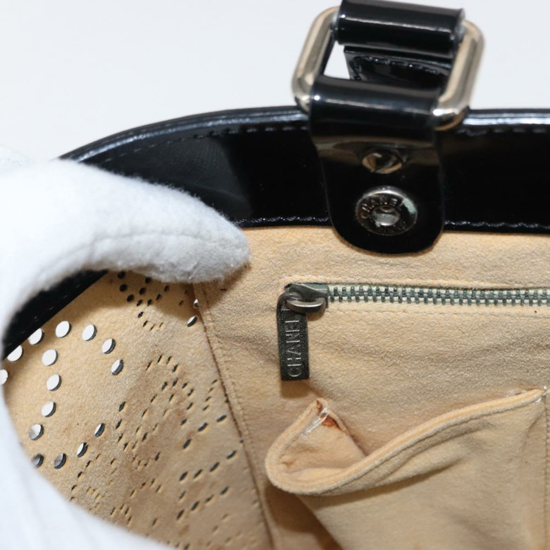 【日本直送】香奈兒 (CHANEL) 鏤空琺瑯黑銀色雙C標誌手提包 BA8412-19