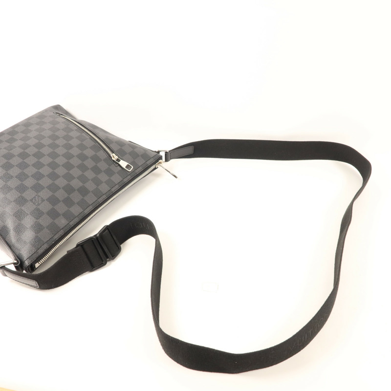 LOUIS VUITTON Damier Graphite Mick PM銀扣肩背袋-7