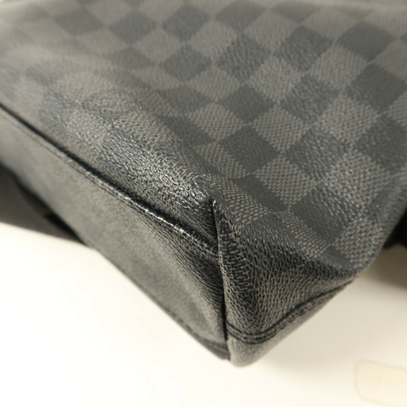 LOUIS VUITTON Damier Graphite Mick PM銀扣肩背袋-9