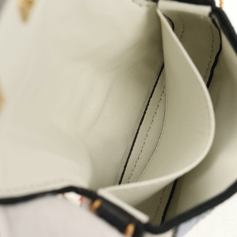 【日本直送】FENDI Zucca帆布Nano Baguette手拿包 多色正品 153327M-24