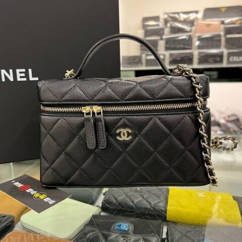 東區正精品㊣ CHANEL AP4385 全新香奈兒黑色荔枝牛皮金色雙C手把金鍊雙拉鏈化妝箱飯盒包斜背包 RZ6272