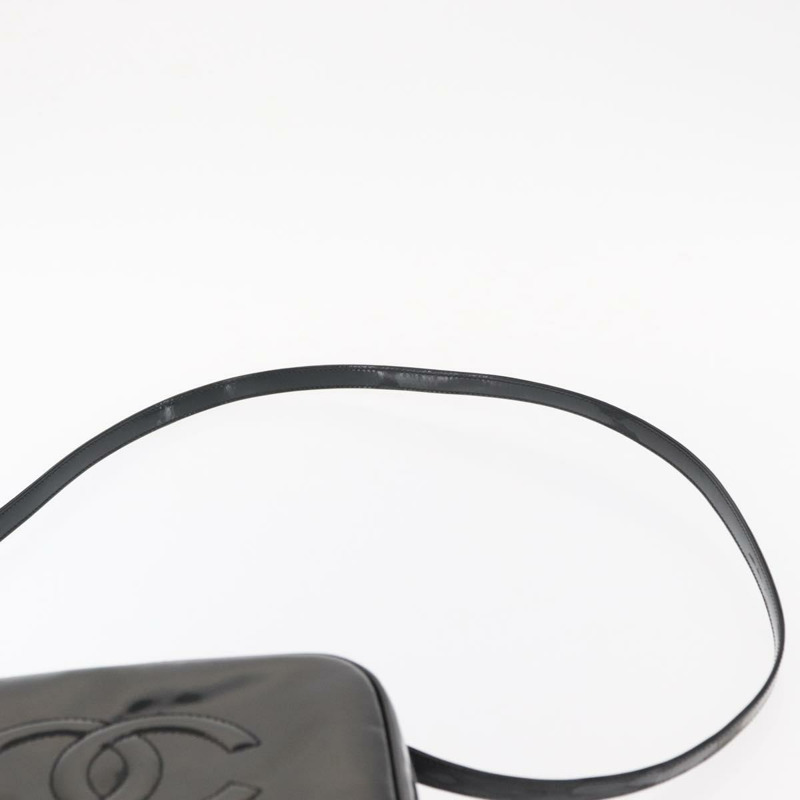 【日本直送】香奈兒 (CHANEL) 漆皮雙肩包，黑色金色雙C標誌，貨號 146552V-8