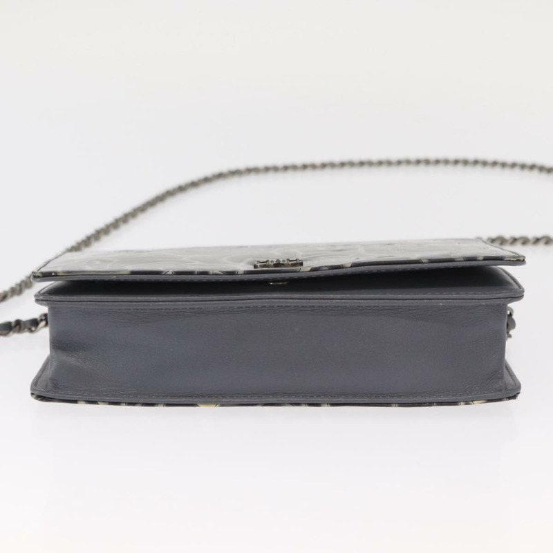 【日本直送】香奈兒山茶花 COCO 標誌鏈條錢包，漆皮材質，灰色，銀色，CC 標誌，正品編號 159748-4