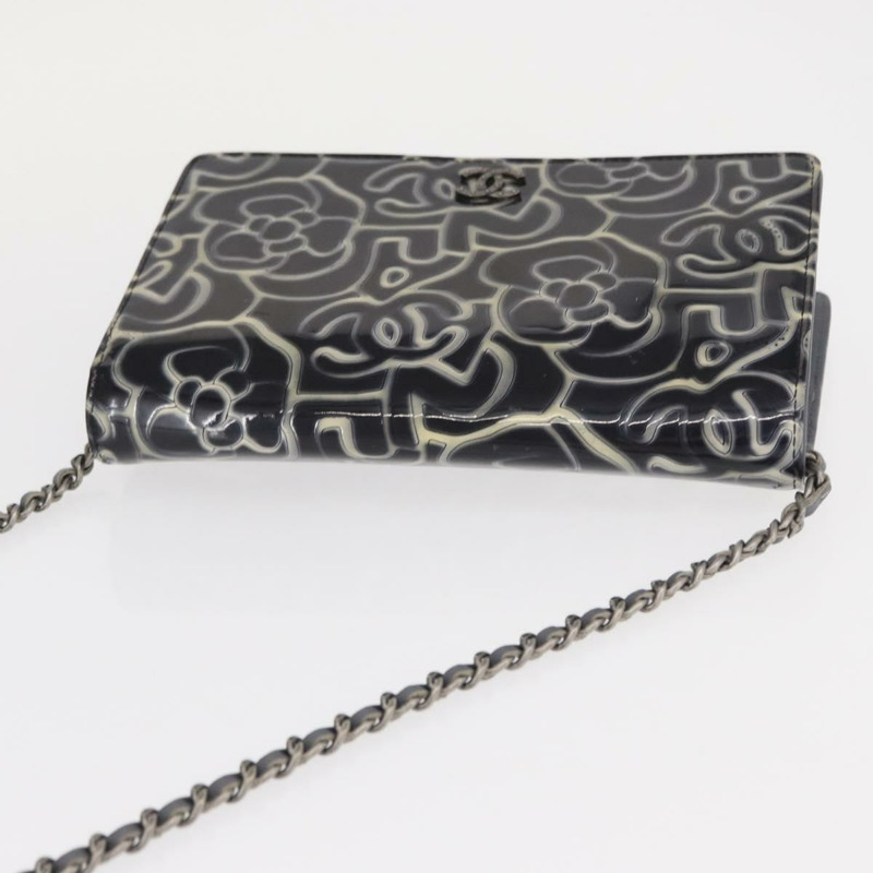 【日本直送】香奈兒山茶花 COCO 標誌鏈條錢包，漆皮材質，灰色，銀色，CC 標誌，正品編號 159748-5