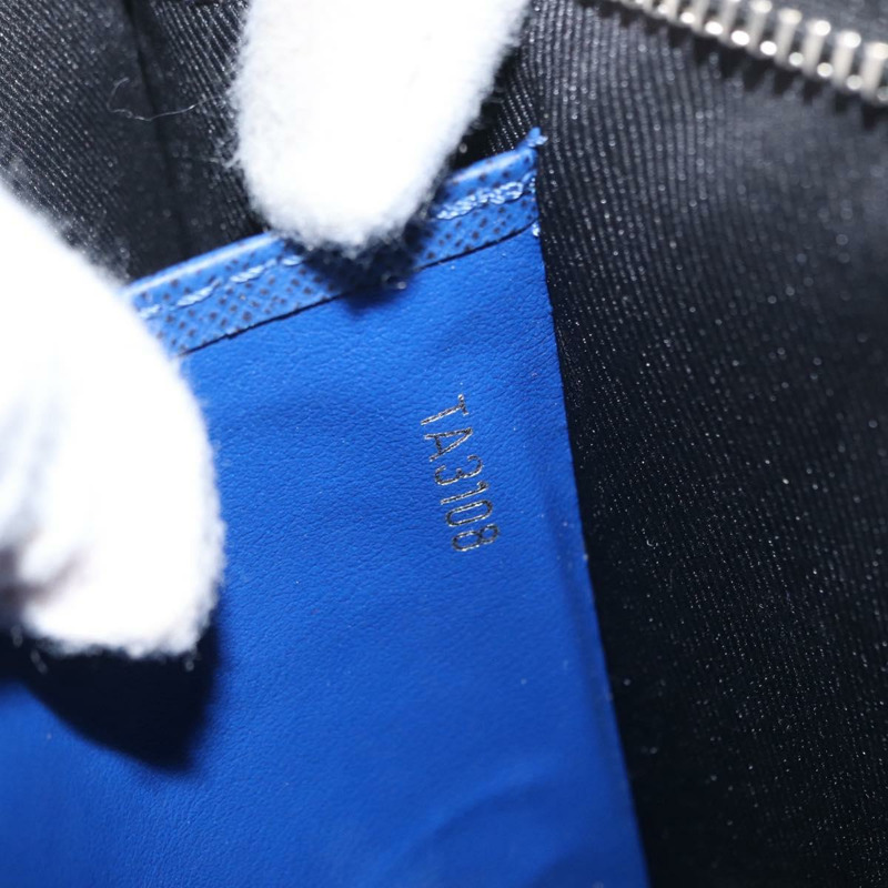 【日本直送】路易威登 Taiga 皮革 Pochette Voyager MM 手袋 藍色 M30399 LV 正品 BA9205-10