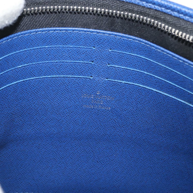 【日本直送】路易威登 Taiga 皮革 Pochette Voyager MM 手袋 藍色 M30399 LV 正品 BA9205-16