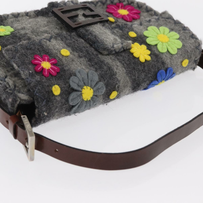 【日本直送】FENDI Floral Mamma Baguette 單肩包，毛氈材質，灰色/銀色，正品編號 157450SM-5