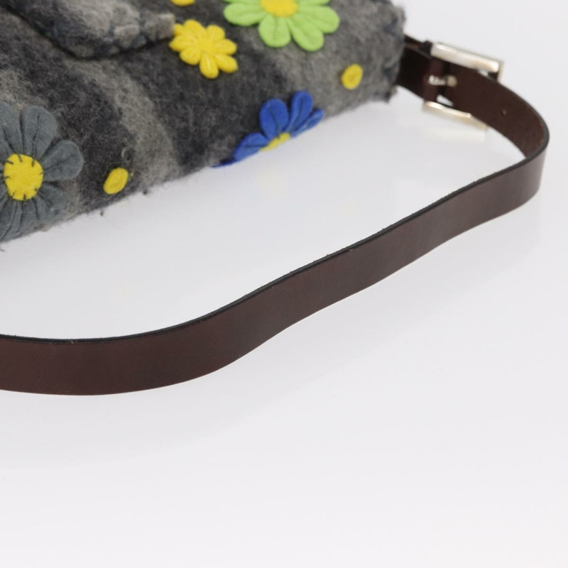 【日本直送】FENDI Floral Mamma Baguette 單肩包，毛氈材質，灰色/銀色，正品編號 157450SM-6