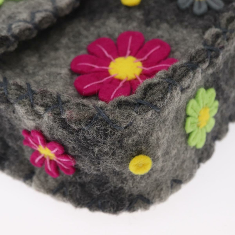 【日本直送】FENDI Floral Mamma Baguette 單肩包，毛氈材質，灰色/銀色，正品編號 157450SM-13