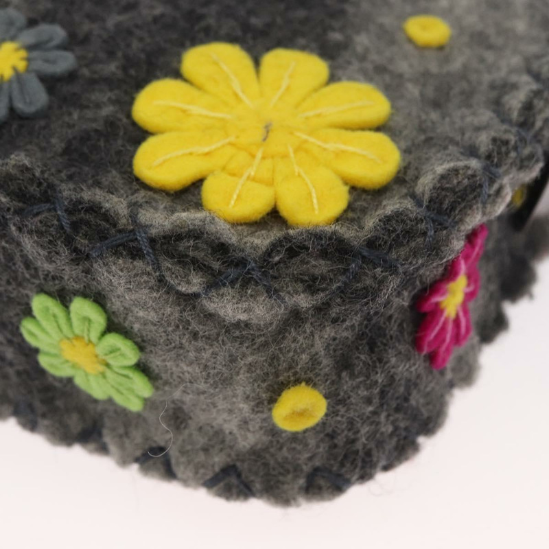 【日本直送】FENDI Floral Mamma Baguette 單肩包，毛氈材質，灰色/銀色，正品編號 157450SM-16