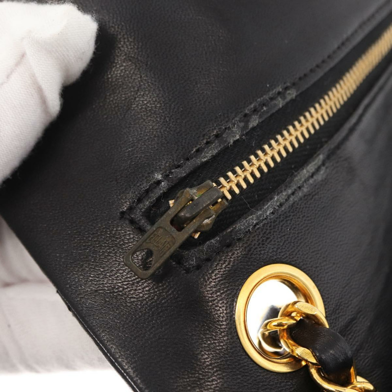 【日本直送】香奈兒 Matelasse 23 鏈條肩背包，羊皮材質，黑色，金色雙C標誌，正品編號 158930SAV-22