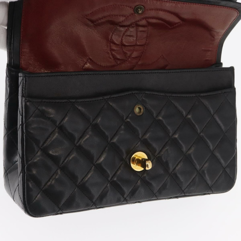 【日本直送】香奈兒 Matelasse 23 鏈條肩背包，羊皮材質，黑色，金色雙C標誌，正品編號 158930SAV-23