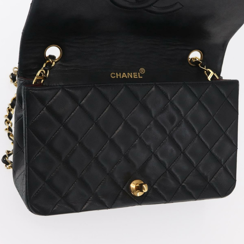 【日本直送】香奈兒 (CHANEL) 絎縫鏈條肩背包，羊皮材質，黑色，金色雙C標誌，正品編號 158097SAV-20