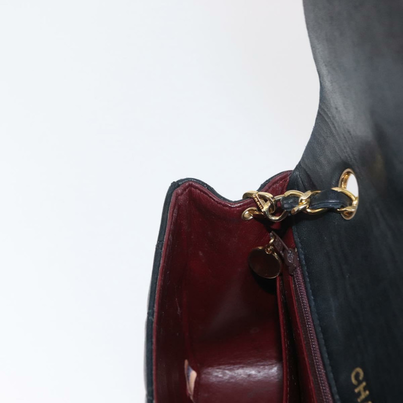 【日本直送】香奈兒 (CHANEL) 絎縫鏈條肩背包，羊皮材質，黑色，金色雙C標誌，正品編號 158097SAV-24