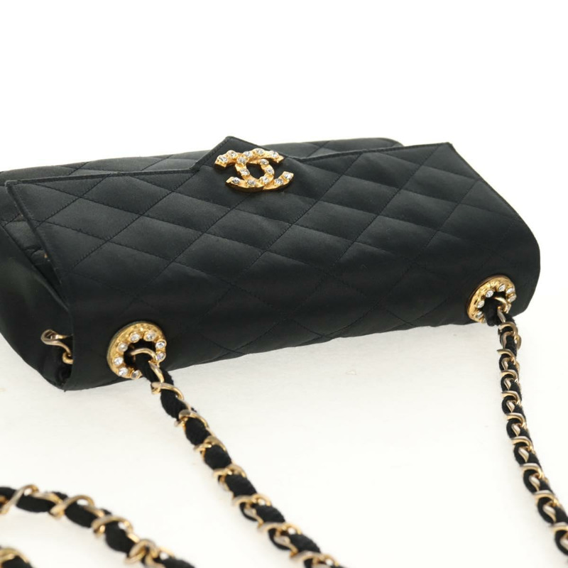 【日本直送】香奈兒 (CHANEL) 菱格紋鏈條肩背包，緞面黑色，金色雙C標誌，貨號 158093V-5