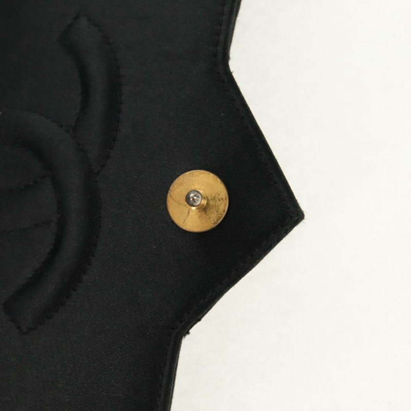 【日本直送】香奈兒 (CHANEL) 菱格紋鏈條肩背包，緞面黑色，金色雙C標誌，貨號 158093V-21